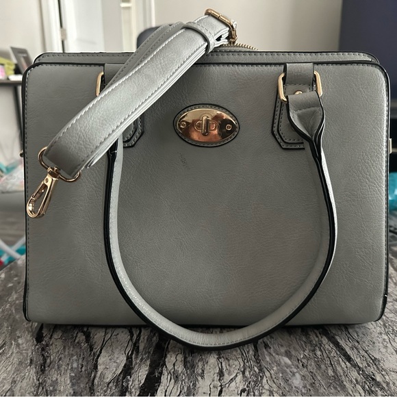 Purse - Picture 1 of 1